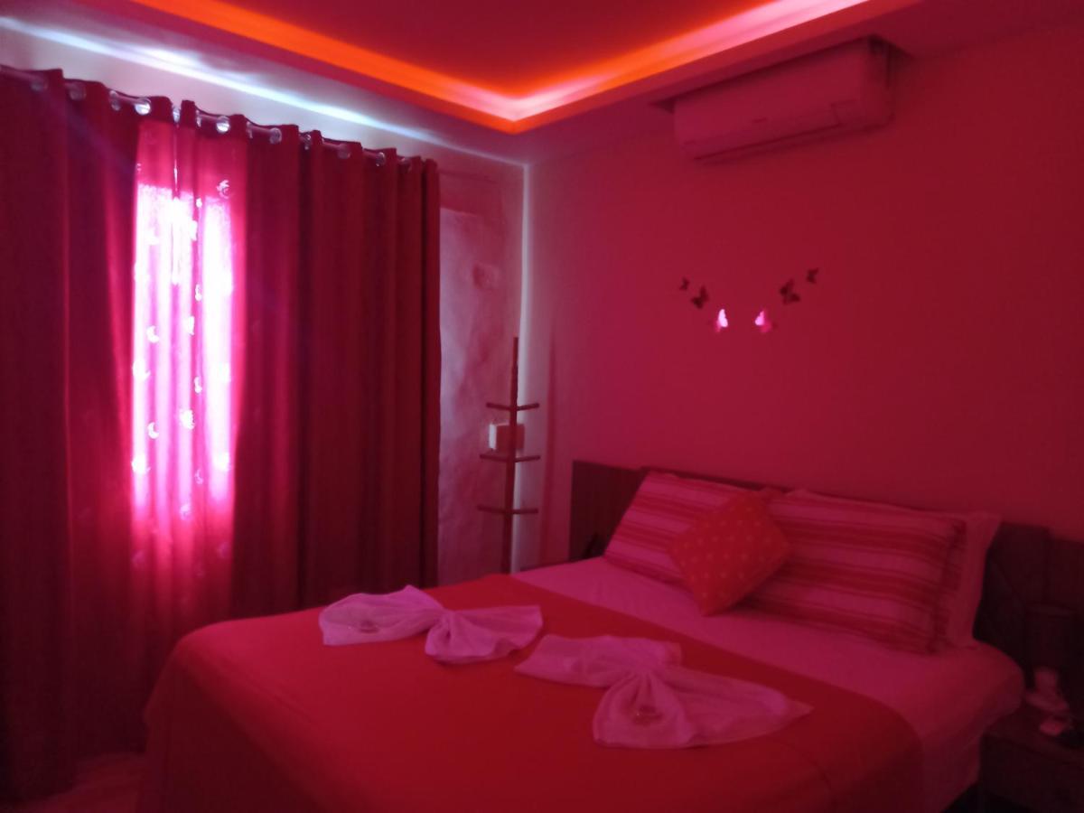 Quartos Em Casa In Caxias Da Paraiso ดูเก เด คาชิยาส ภายนอก รูปภาพ