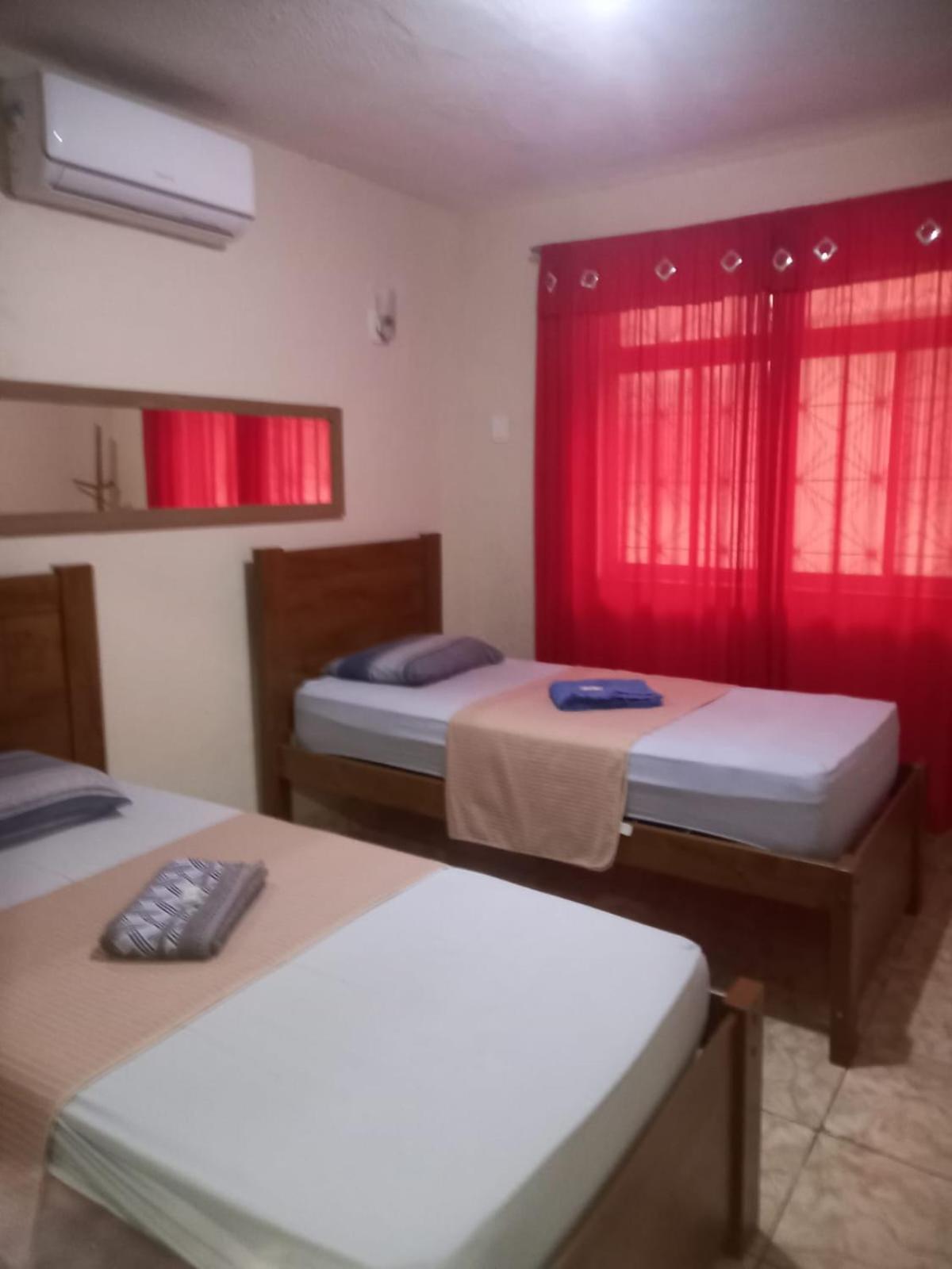 Quartos Em Casa In Caxias Da Paraiso ดูเก เด คาชิยาส ภายนอก รูปภาพ